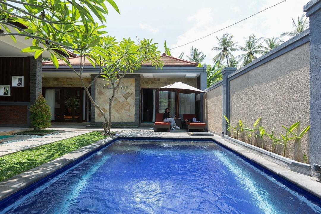 Villa Twin Lovina 외부 사진